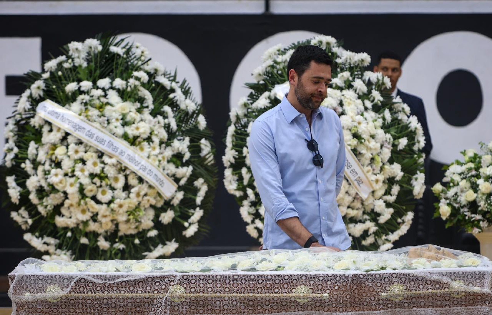 Roberto Marinho Neto esteve no velório de Léo Batista, em General Severiano. Familiares, amigos e fãs compareceram e se despediram - Renan Areias / Agência O Dia