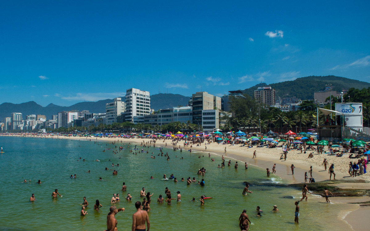 Praia do Arpoador, Zona Sul do Rio de Janeiro - Armando Paiva/Ag&ecirc;ncia O Dia