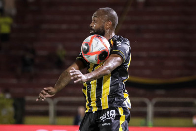 Chay projeta reencontro com o Botafogo: 'Vai ser muito emocionante'