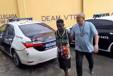 Homem é preso em flagrante após agredir ex com capacete e ameaçar expor vídeos íntimos