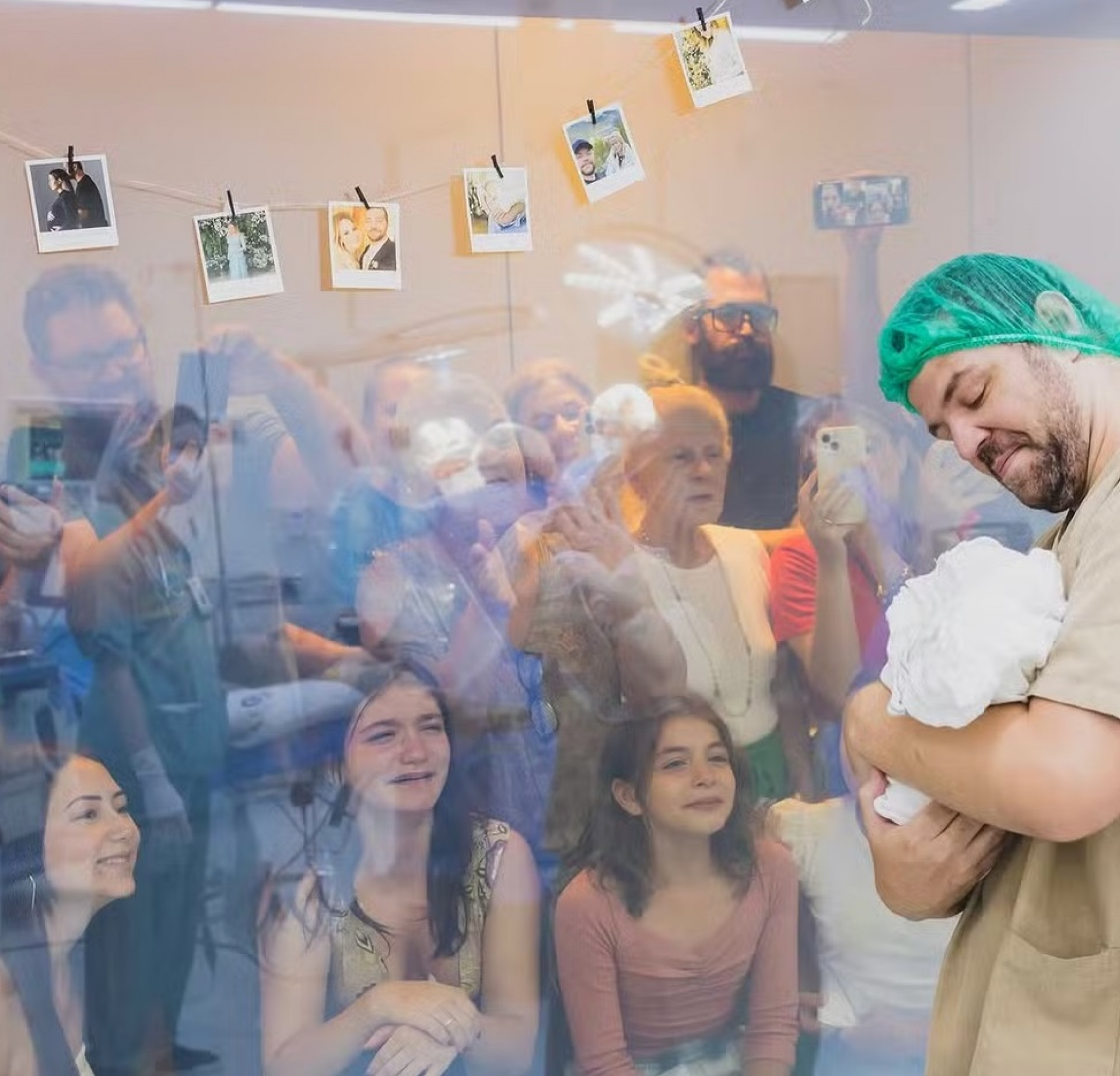 Familiares prestigiaram momento especial na vida de Victor Sarro  - Reprodução/Instagram 