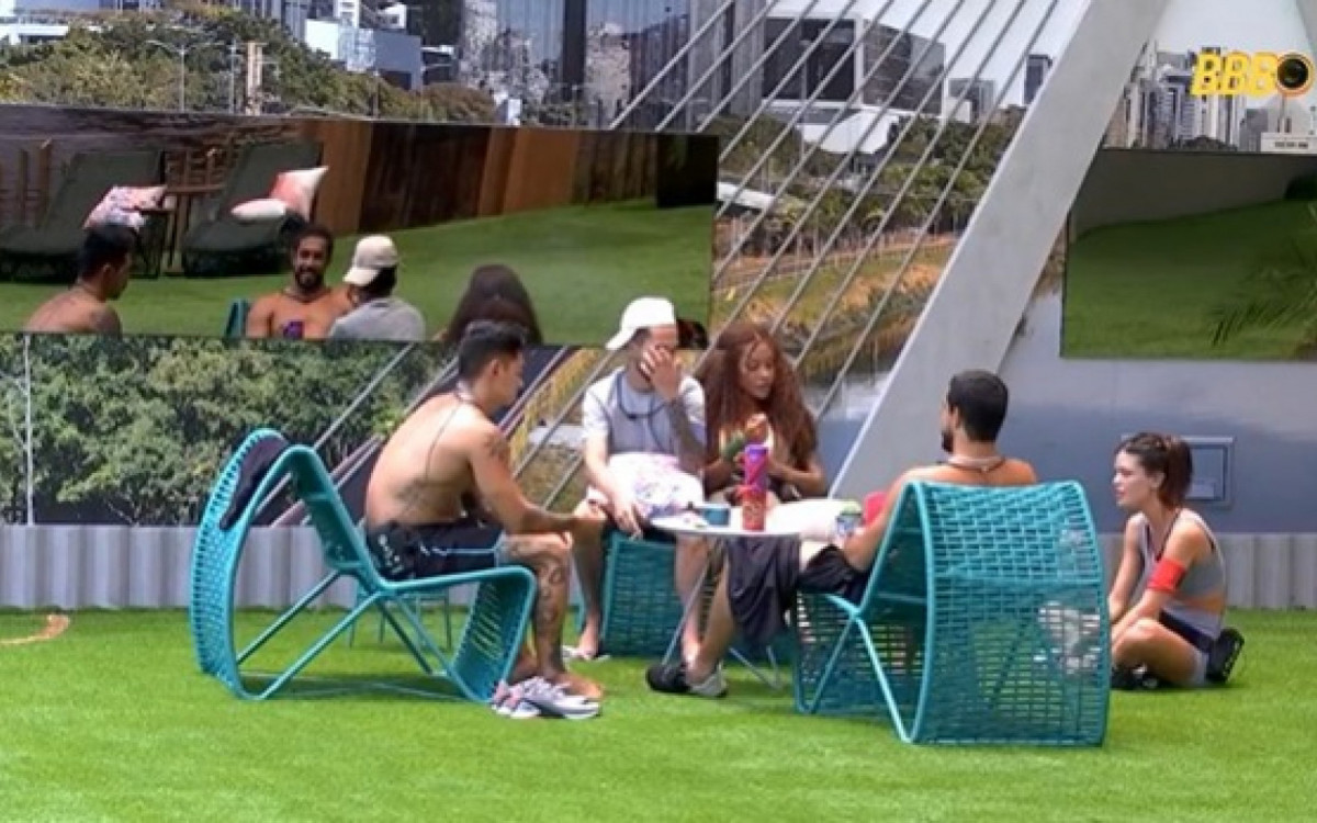 Vitória Strada comenta sobre relação com Marcella Rica com os colegas do 'BBB' - Reprodução Globoplay
