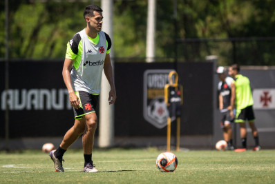 Lucas Oliveira pode retornar ao time titular do Vasco após mais de sete meses