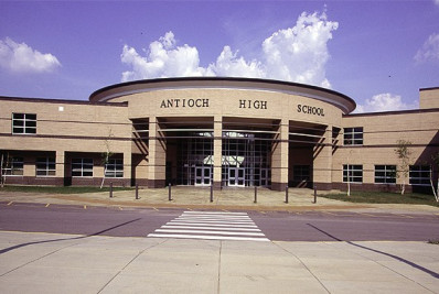 Tiroteio em escola de Nashville deixa um morto e um ferido