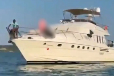 Casal é flagrado fazendo sexo diante de turistas em iate na Colômbia