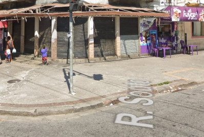 Polícia investiga morte de homem deixado em rua movimentada na Zona Norte