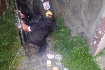 Jovem é detido por tráfico de drogas em Rio das Ostras