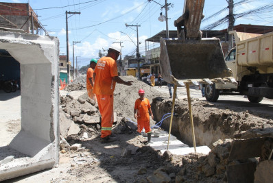 Obras de macrodrenagem na Avenida Paula Lemos estão avançando