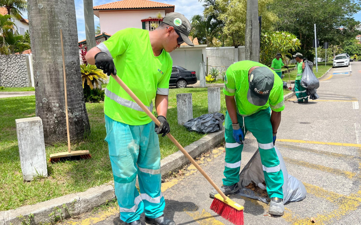 Niterói: técnicos da Companhia distribuíram pelo bairro panfletos explicativos para o comércio e  condomínios.