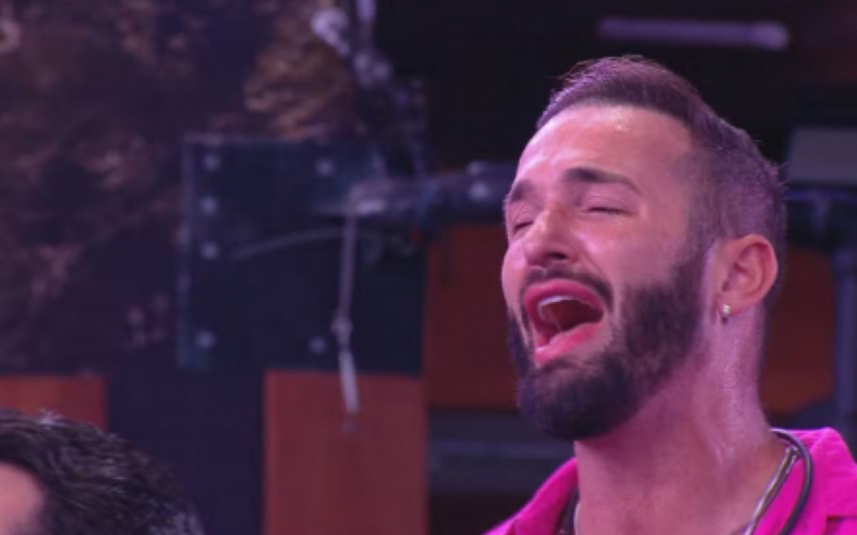 Diego Hypolito se emociona durante show no BBB25 - Reprodução de vídeo / X