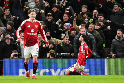 United leva susto, mas responde nos acréscimos e vence o Rangers pela Liga Europa