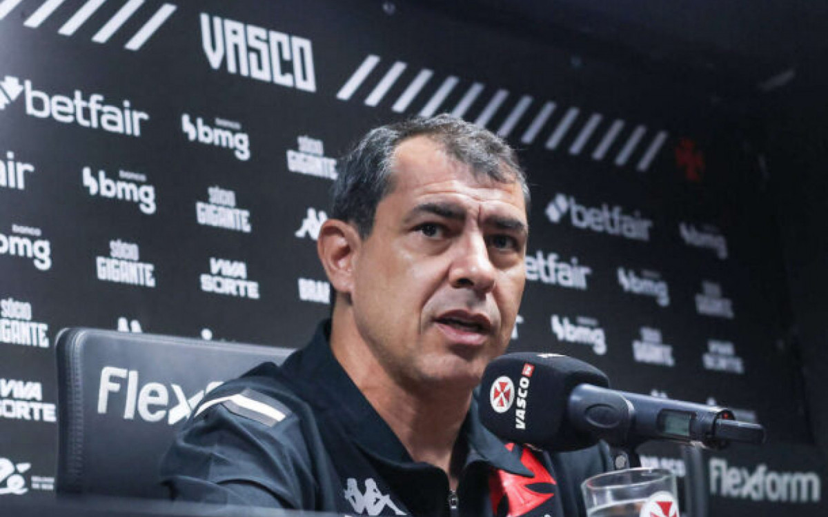 Carille revela ansiedade na estreia e exalta Vasco: ‘Clube muito gostoso de trabalhar’