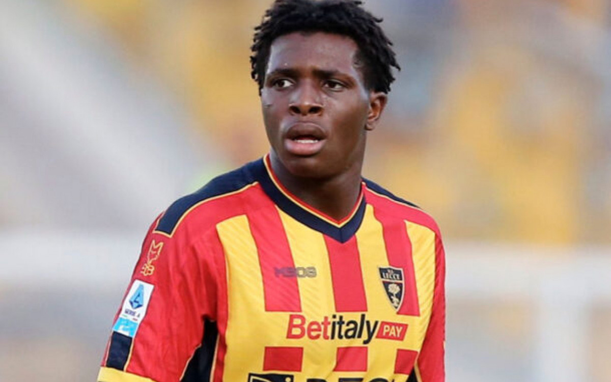 Manchester United faz proposta por lateral-esquerdo de 20 anos