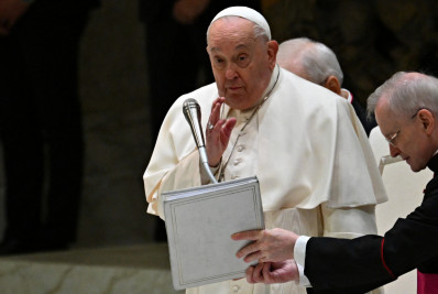 Papa denuncia desinformação e concentração do controle nas redes sociais