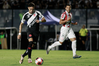 Vasco acerta rescisão de contrato com o atacante Serginho