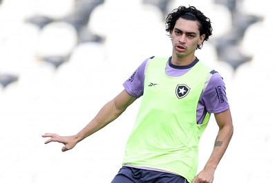 Botafogo encaminha empréstimo de Matheus Nascimento a time dos EUA