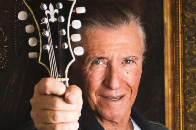 Marcos Sabino segue reluzindo aos 66 anos