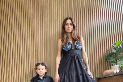 Thaila Ayala encanta ao combinar look estiloso com o primogênito, Francisco