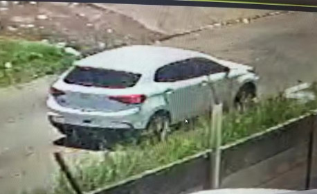 Crian&ccedil;a foi levada em um carro branco sem placas - Reprodu&ccedil;&atilde;o