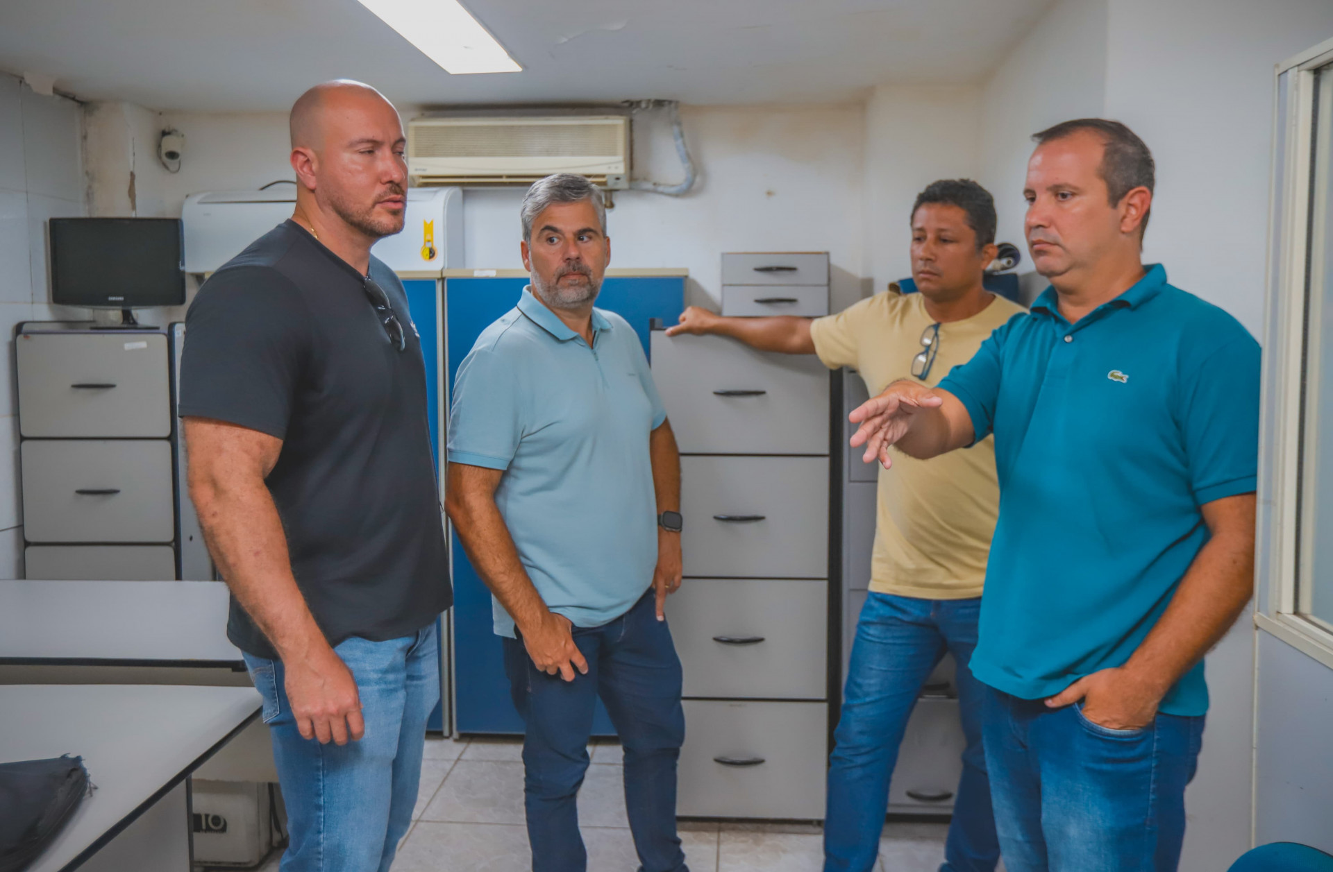 A comitiva avaliou as adaptações necessárias para a implantação da primeira agência em Meriti - Gilberto Rocha