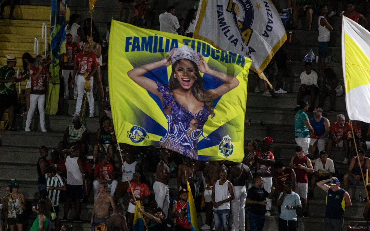 Lexa recebe homenagem da Unidos da Tijuca