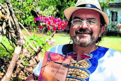 Morre Vicente de Sá, poeta e compositor, aos 68 anos