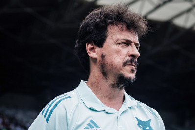 Após empate, Diniz faz reunião com diretoria do Cruzeiro e é mantido no cargo