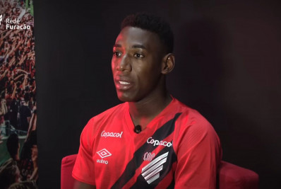 Polícia intima suspeito de cometer racismo contra ex-zagueiro do Vasco