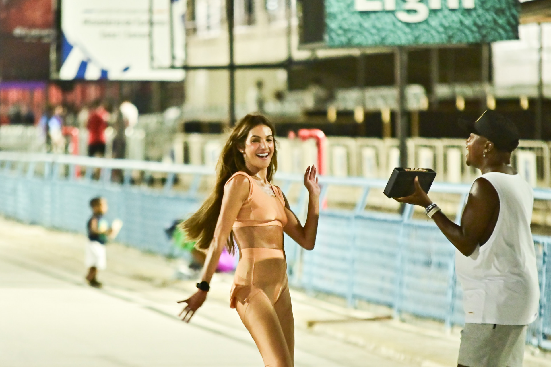 Patrícia Poeta ensaia na Marquês de Sapucaí - Marcelo Sá Barretto / Agnews