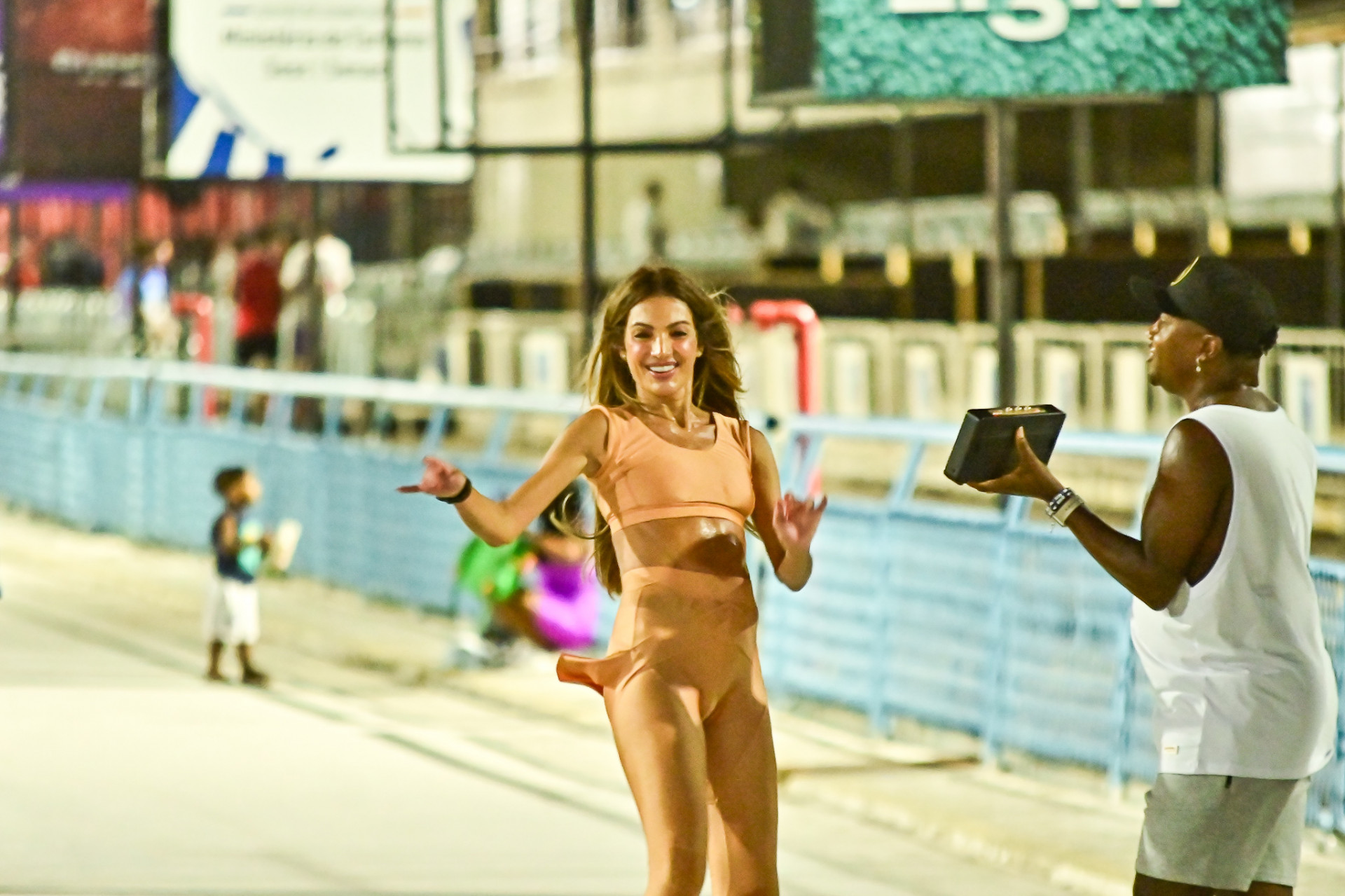 Patrícia Poeta ensaia na Marquês de Sapucaí - Marcelo Sá Barretto / Agnews