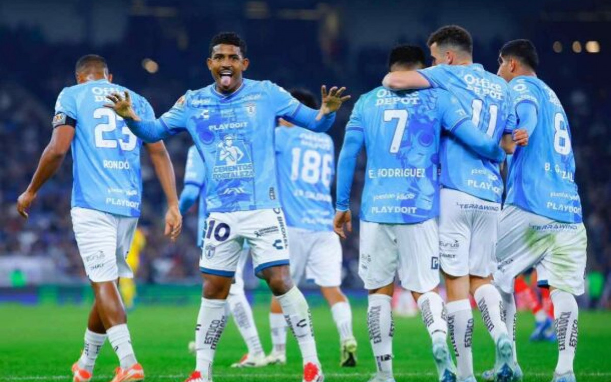 John Kennedy marca primeiro gol pelo Pachuca, do M&eacute;xico