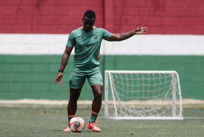 Fluminense deverá ter retorno de Jhon Arias em clássico