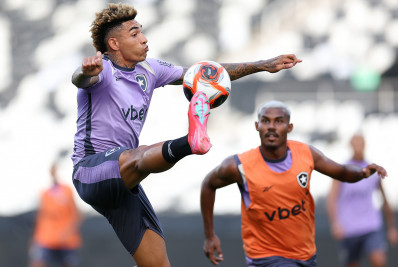 Atacante do Botafogo, Igor Jesus rejeita proposta de clube inglês