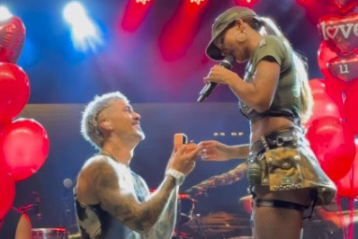 Vídeo! Biel pede Tays Reis em casamento: 'Te amo mais que tudo'