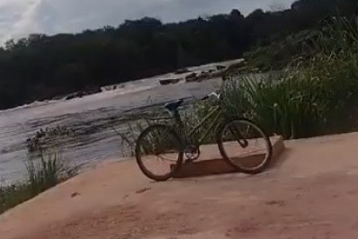 Mulher morre e homem desaparece após serem arrastados por correnteza no Rio Guandu