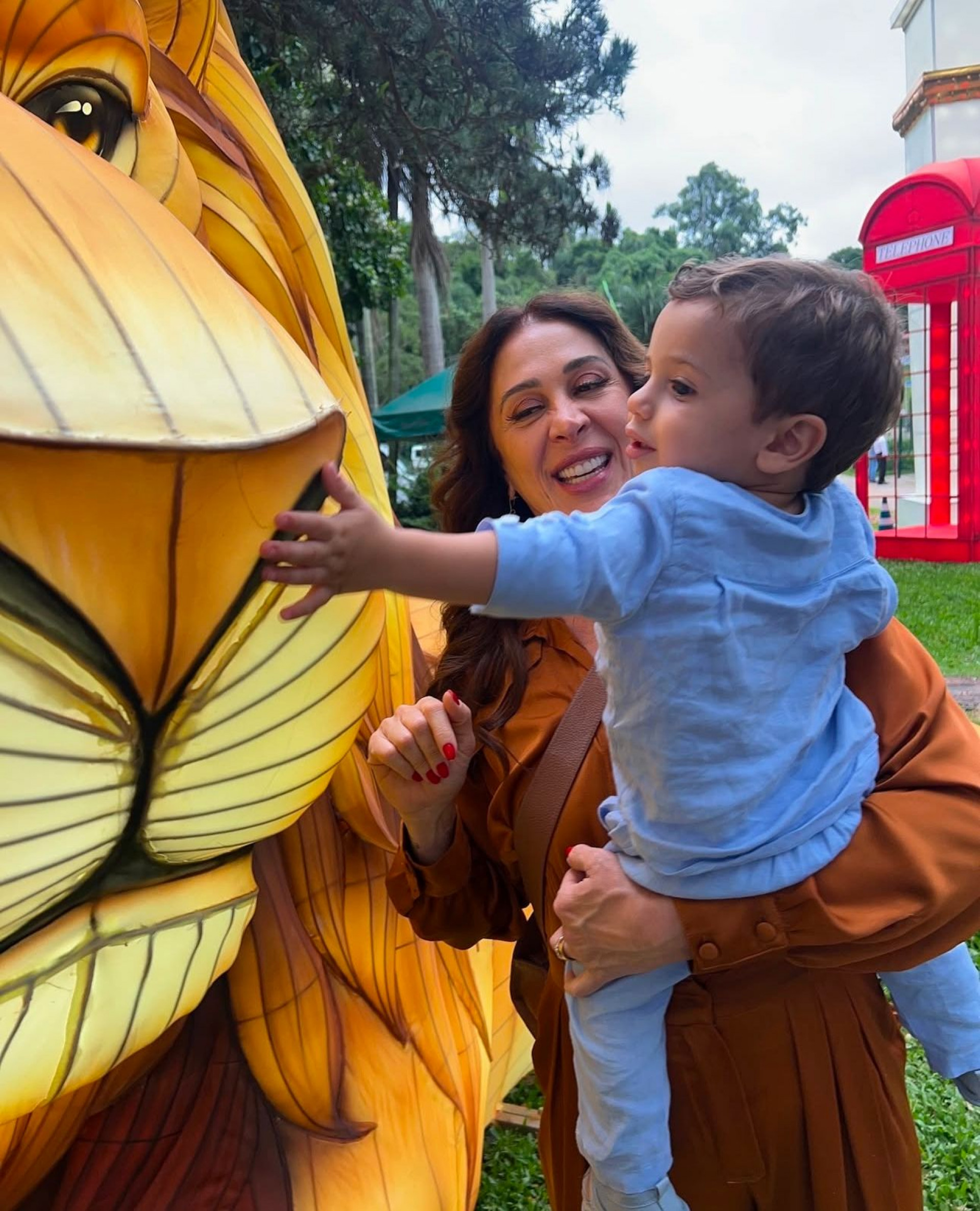 Claudia Raia exibe registros de passeio com a família - Reprodução Instagram