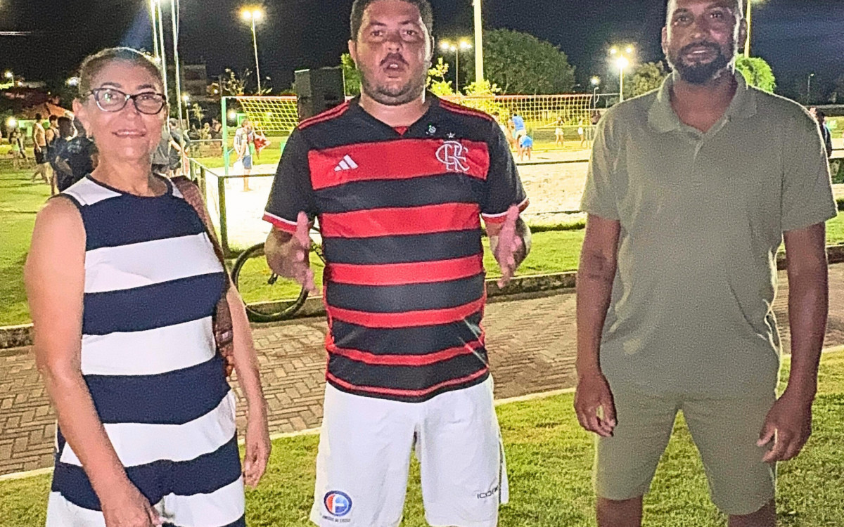 Vice-prefeita de SJ Ubá, Lílian Carneiro, e os secretários de Esportes, Clébio Junior e de Cultura, Dilei Ferreira