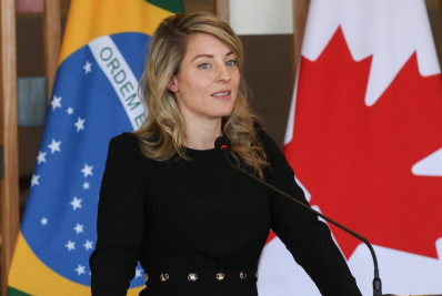 Ministra canadense conversará com Reino Unido, Europa e México para 'prevenir tarifas' de Trump