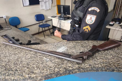 Espingarda utilizada para caça ilegal de animais é apreendida em Miguel Pereira