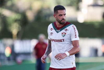 Fluminense anuncia rescisão com Renato Augusto