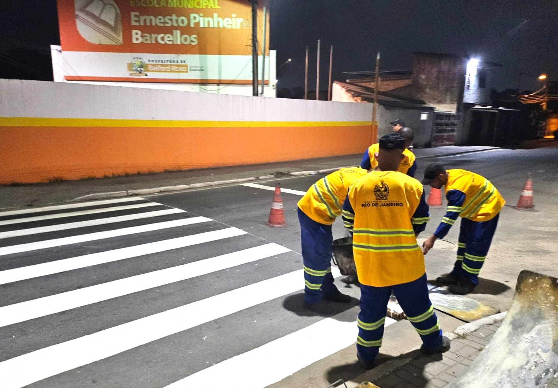 Em Itaipu, a sinalização horizontal foi feita em frente à escola municipal  Ernesto Pinheiro Barcelos - PMBR / Divulgação