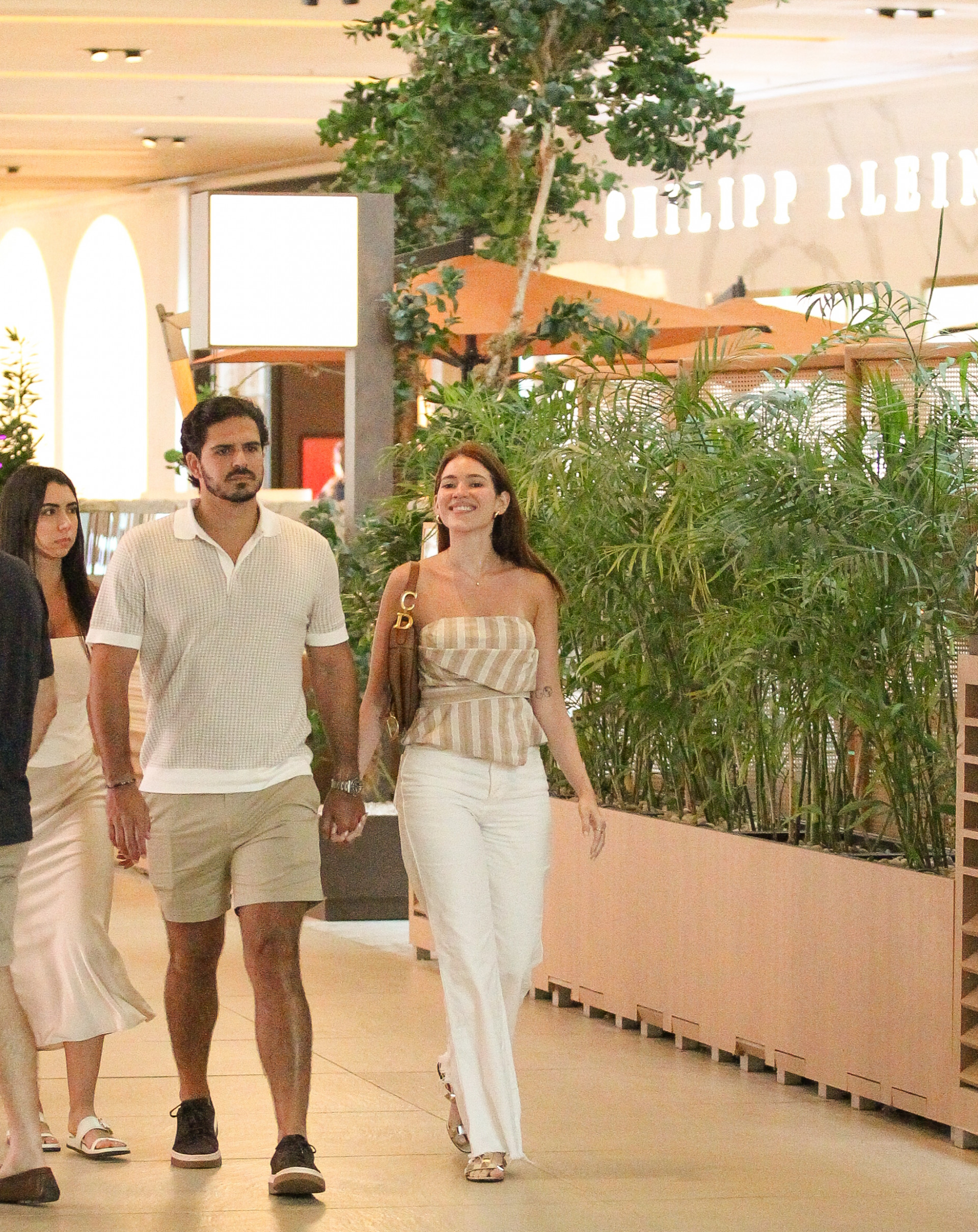Ana Clara e Bruno Tumoli passeiam em shopping - Edson Douglas / AgNews