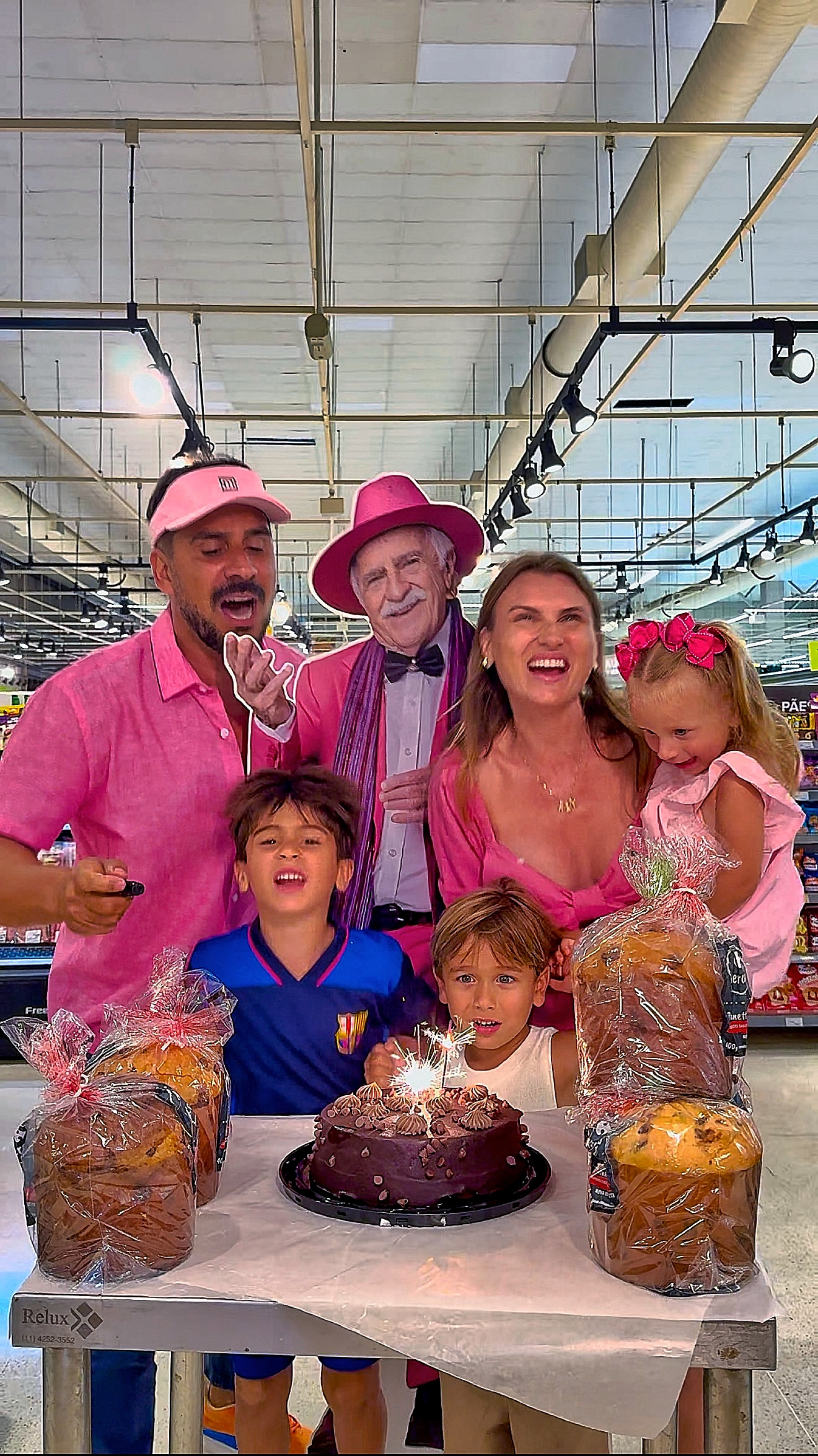 Julio Rocha e família celebram 92 anos de Ary Fontoura - Reprodução/Divulgação