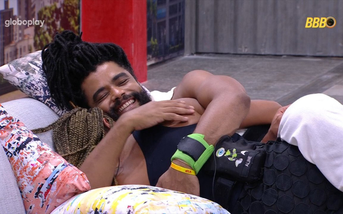 Aline e Diogo Almeida trocam car&iacute;cias no 'BBB 25'