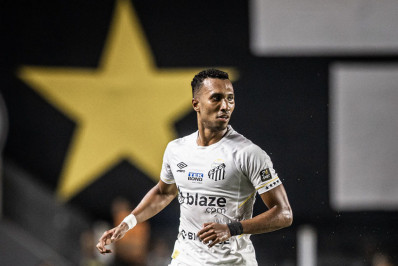Vasco negocia a contratação de Lucas Braga, do Santos