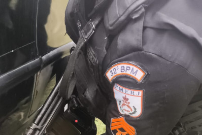 Polícia apreende drogas em Barra de São João e leva suspeito para delegacia