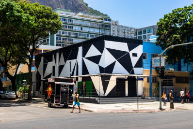 Teatro Glaucio Gill, em Copacabana, é reinaugurado depois de um ano de reformas