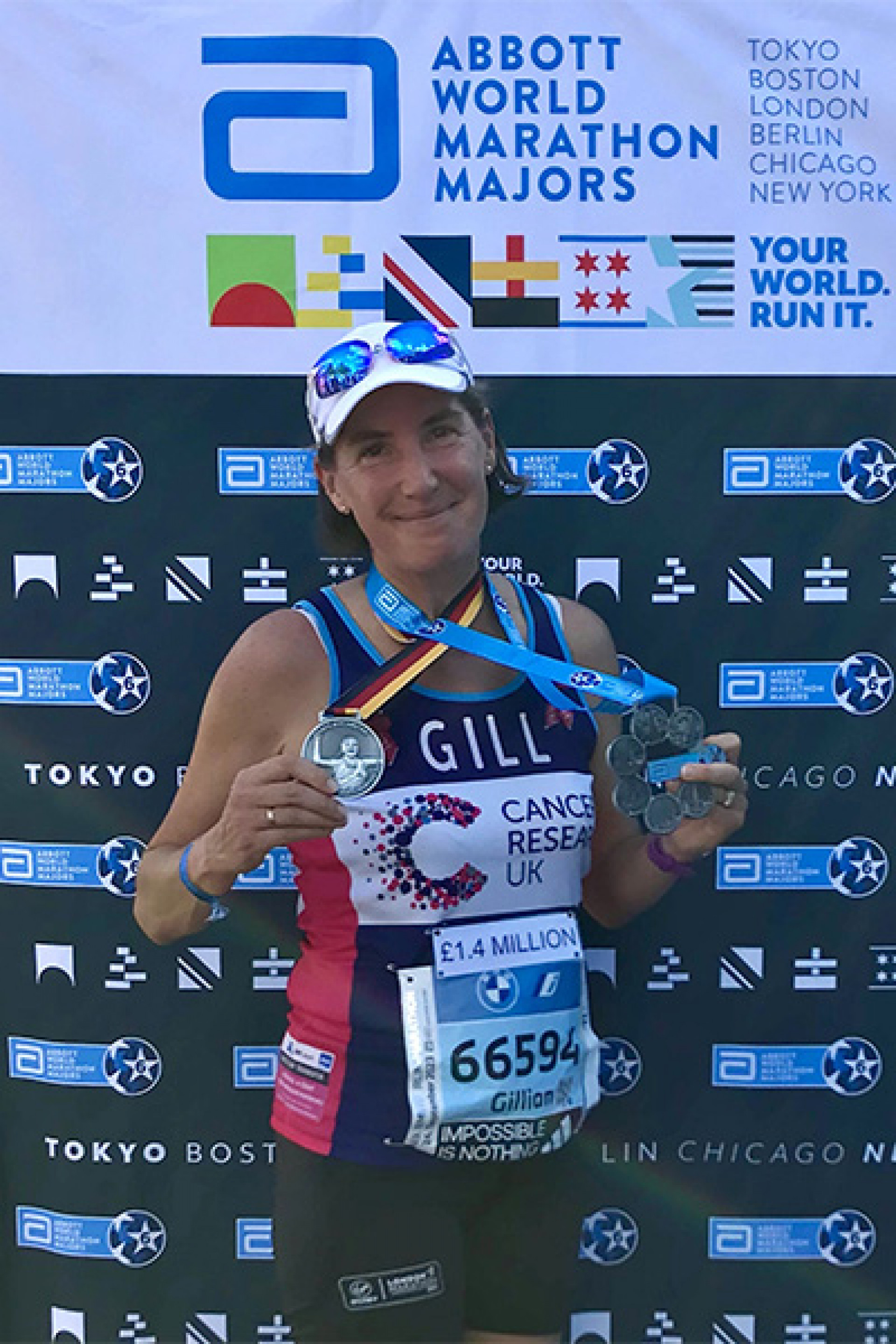Gill Punt, de 54 anos, j&aacute; arrecadou mais de R$ 13 milh&otilde;es nos &uacute;ltimos 27 anos de maratona - Reprodu&ccedil;&atilde;o / Guinness Book