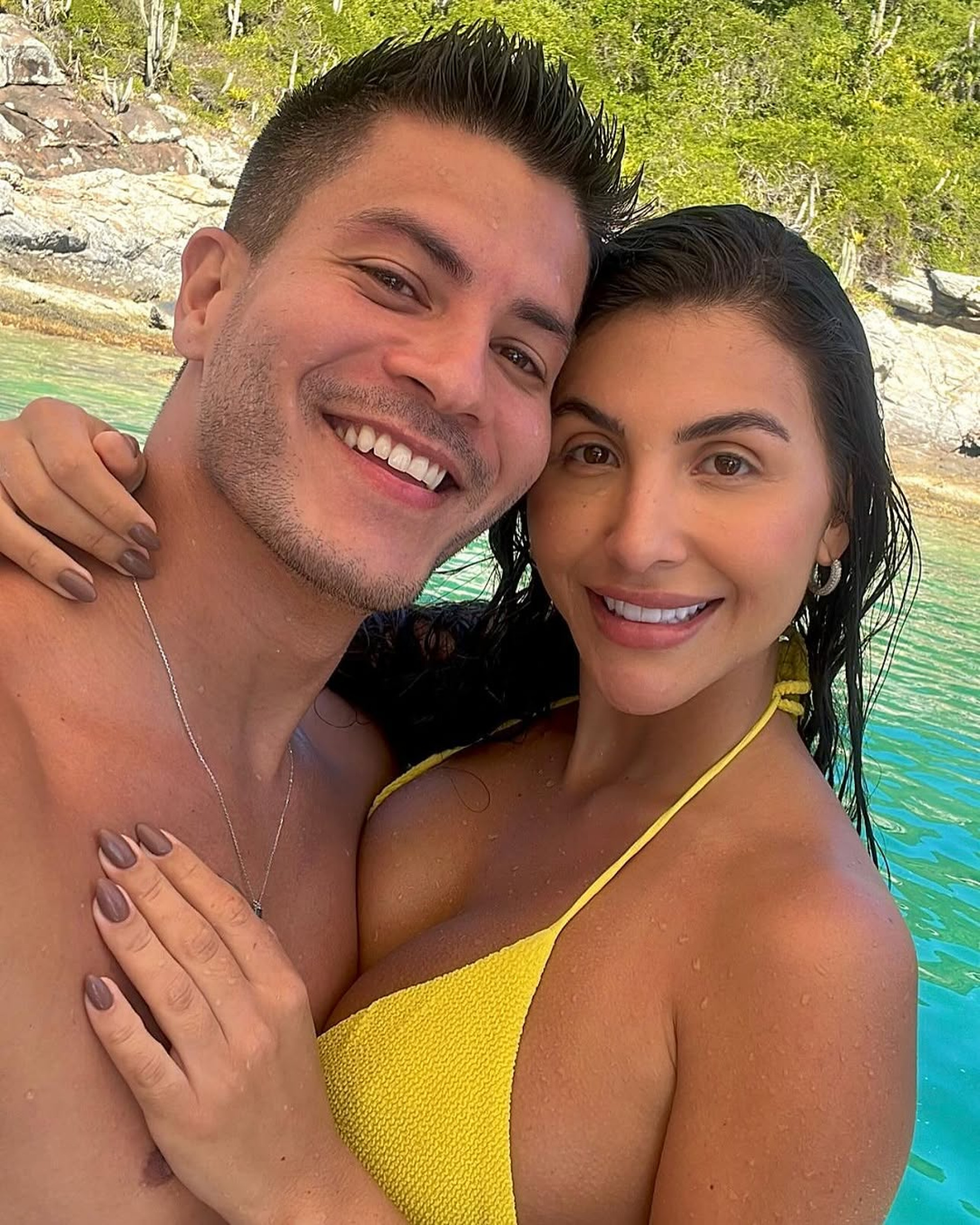 Arthur Aguiar e a namorada Jheny Santucci - Reprodução / Instagram 