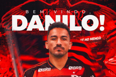 Flamengo oficializa a contratação de Danilo, ex-Juventus